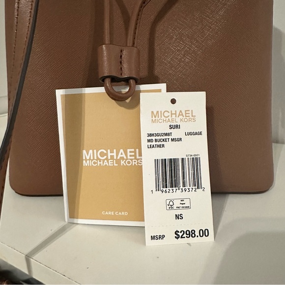 Michael Kors SURI MD Bucket MSGR - Picture 8 of 8